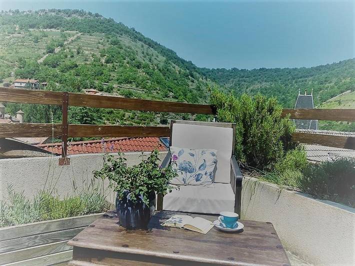 Location de vacances pour 2 personnes, avec vue et terrasse à Verrières - 2