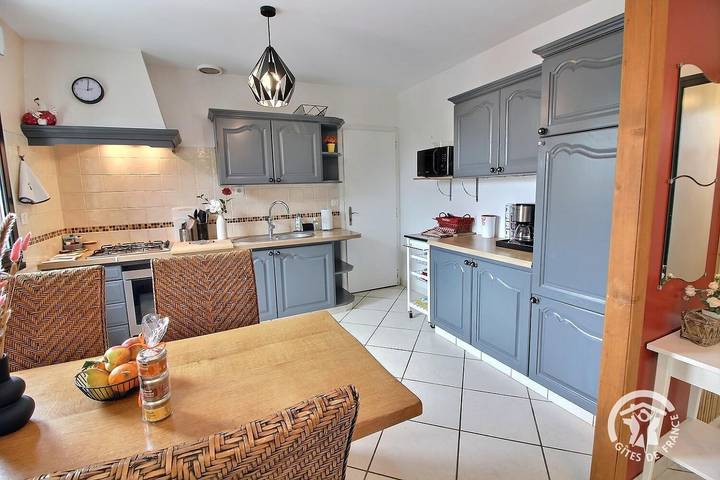 Gîte pour 4 personnes, avec Terrasse ainsi que Jardin et Vue à Louannec - 3