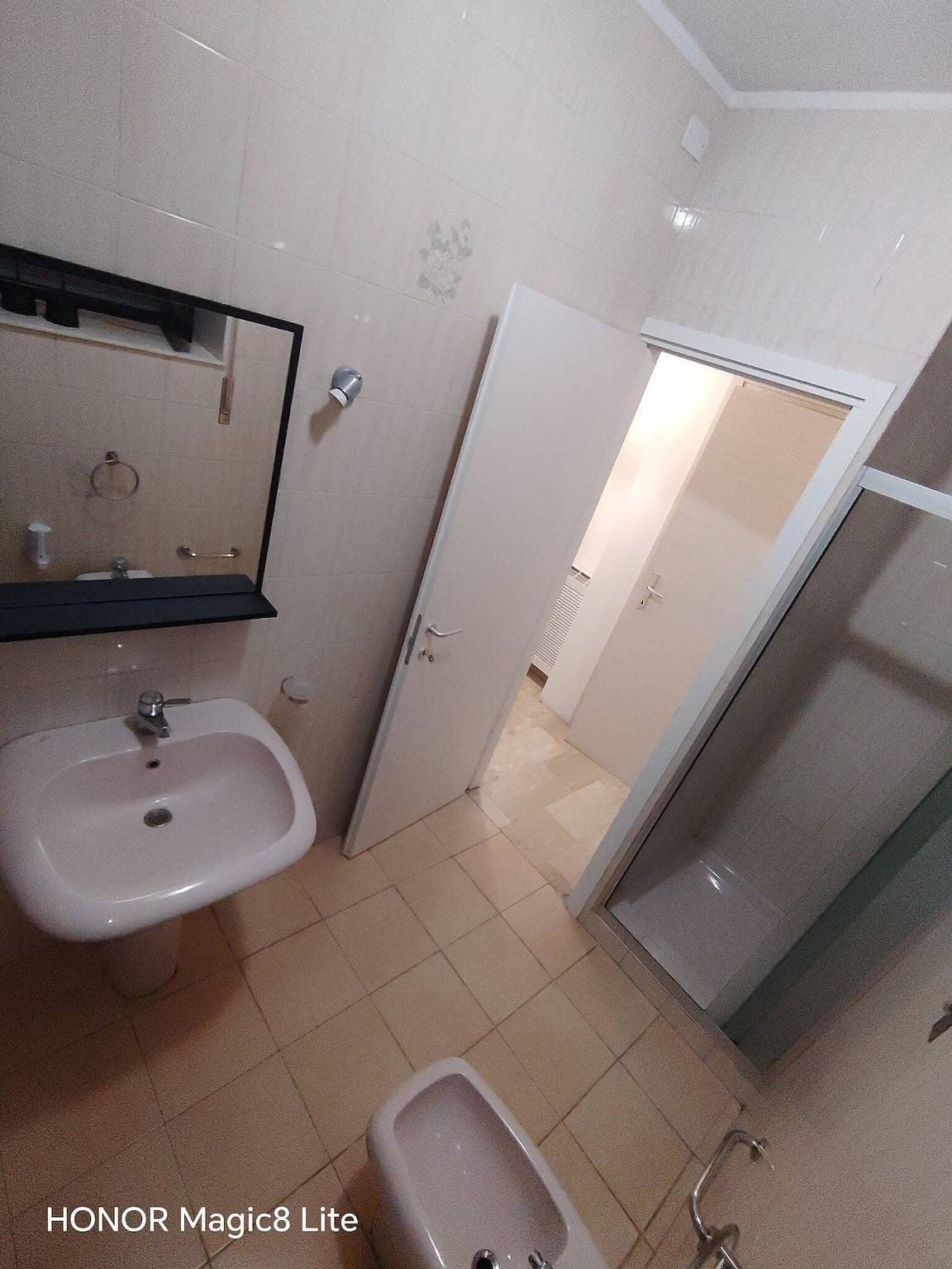 "Unità 2" Room with Shared Terrace, Wi-Fi, and Air Conditioning in Bagni La Polena, Bordighera