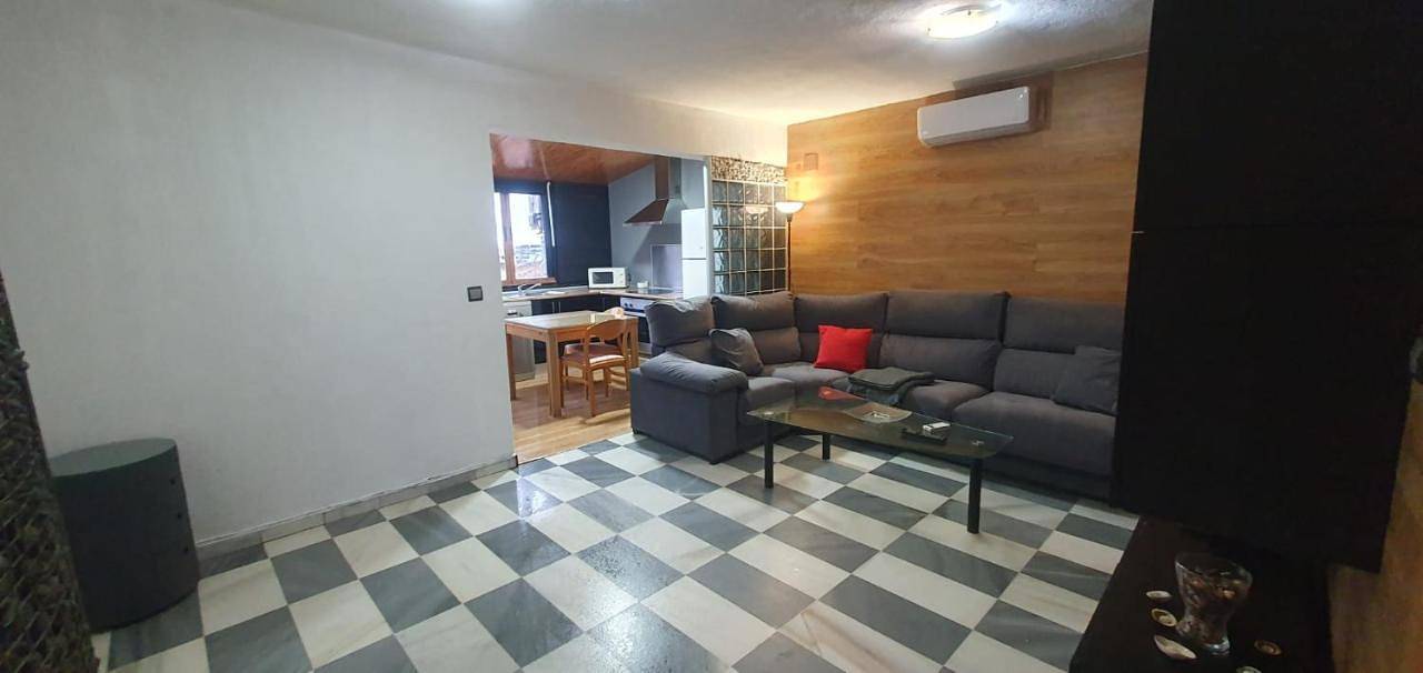 Apartamento entero, Amplio apart con Wifi y Aire Acondicionado a 500 m de la playa La Barrosa in Sancti Petri, Chiclana de la Frontera
