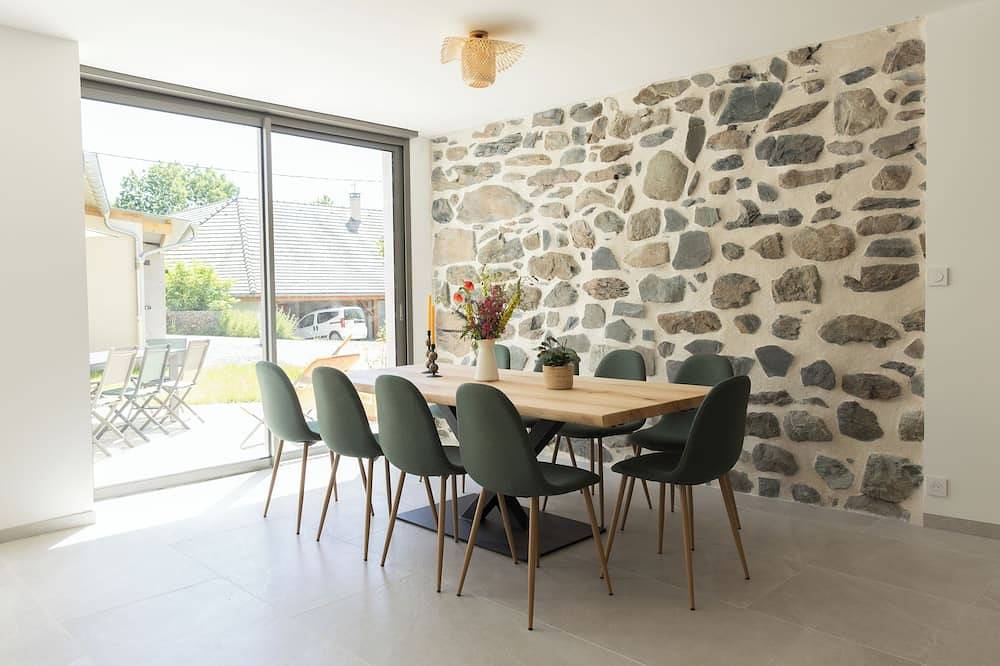 Serrioux House - 4 bedrooms - Sleeps 9–10 - Matheysine - 30 minutes from Grenoble in Cholonge, Isère