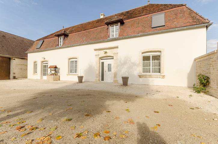 Gîte pour 8 personnes, avec Terrasse ainsi que Jardin et Vue à Cunfin