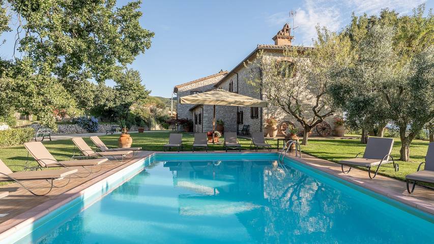 Ferienhaus für 12 Personen, mit Whirlpool und Garten
