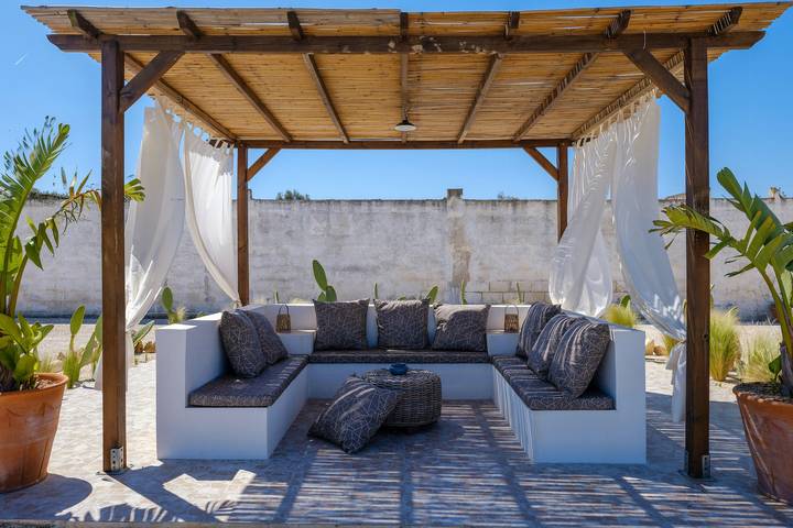 Location de vacances pour 10 personnes, avec jardin, animaux acceptés à Mesagne - 4