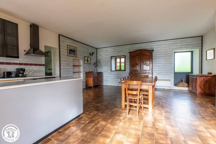 Gîte pour 8 personnes, avec jardin à Avèze - 4