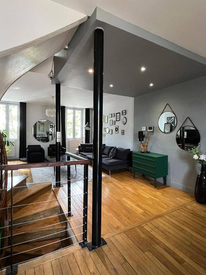 Location de vacances pour 4 personnes, avec jacuzzi et terrasse à Brive-la-Gaillarde