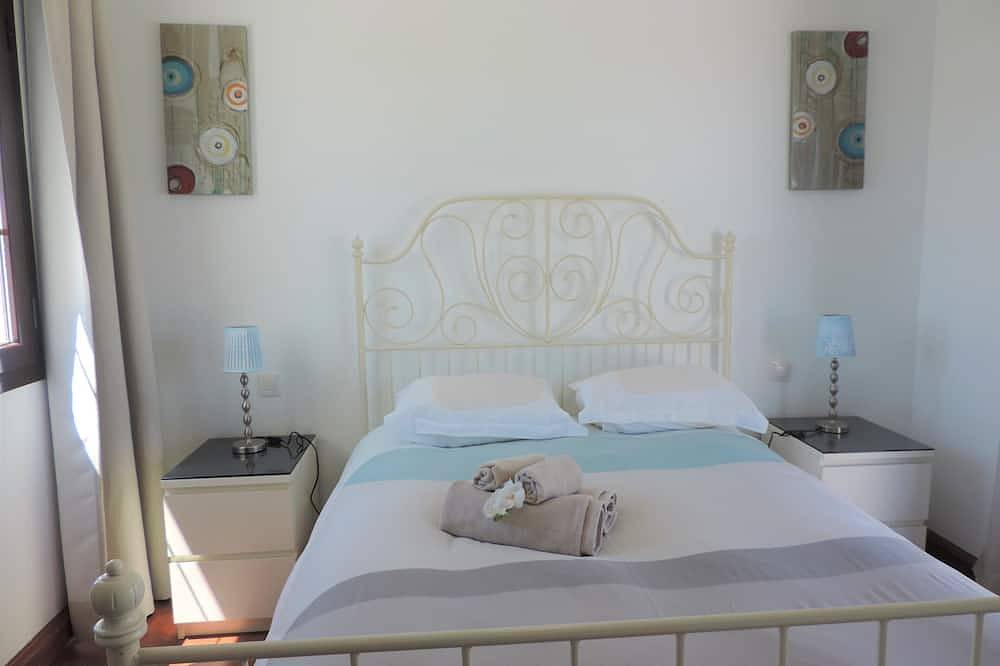 Chalet Medina 4  Sky Channels+Private Heated Pool+Privacy+Internet + Relax Villa in Playa Blanca, Yaiza