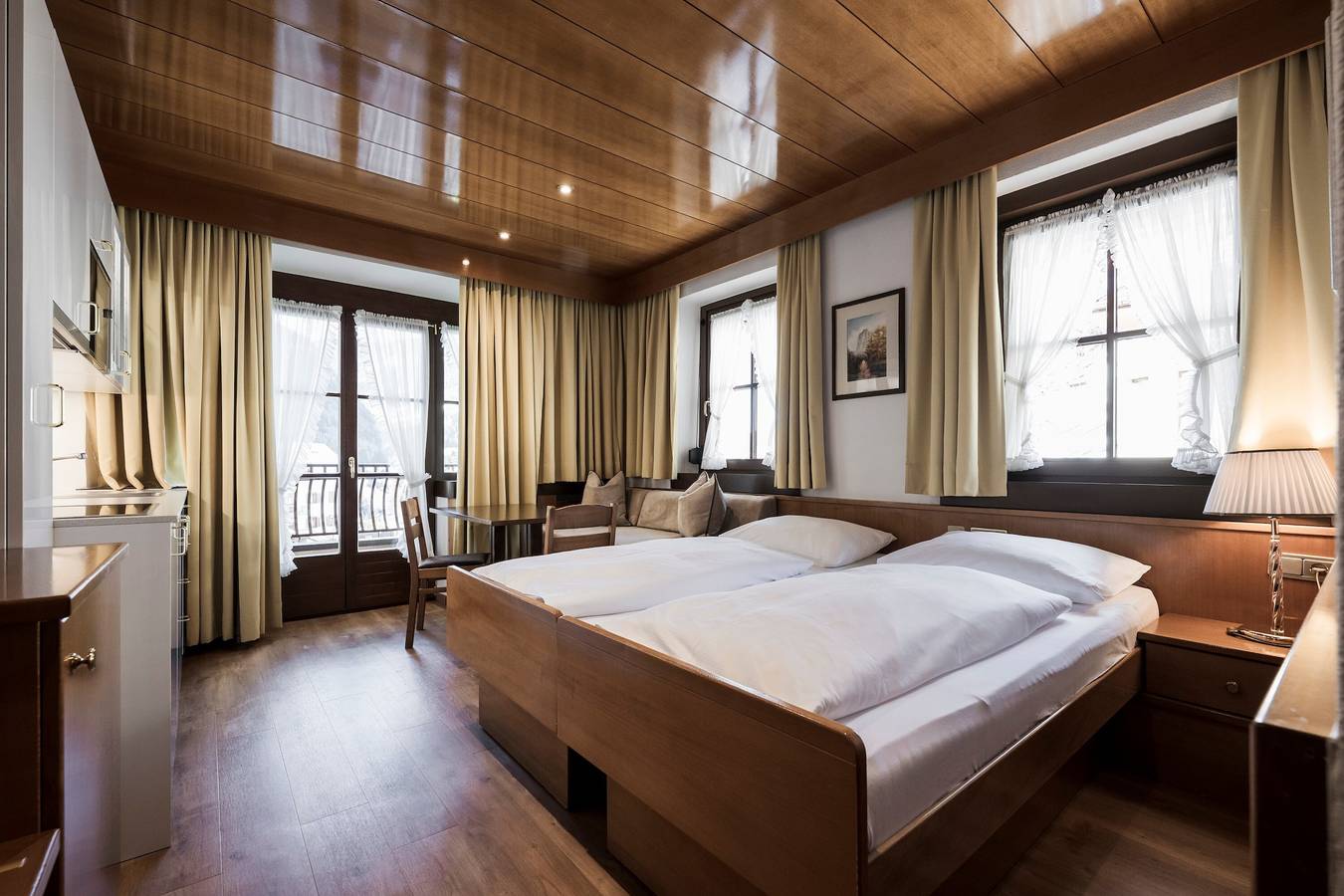 Ganze Wohnung, "Villa Stella Apartment N 60" nahe den Skiliften mit Wlan, Balkon und Garten in St. Ulrich in Gröden, Dolomiti Superski