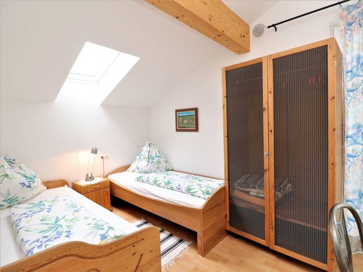 Ferienwohnung für 6 Personen, mit Terrasse und Ausblick sowie Garten am Traunsee - 4