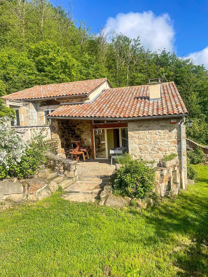 Gîte Chez la Marie, maison de caractère et de quiétude in Pélussin, Parc Naturel Régional du Pilat