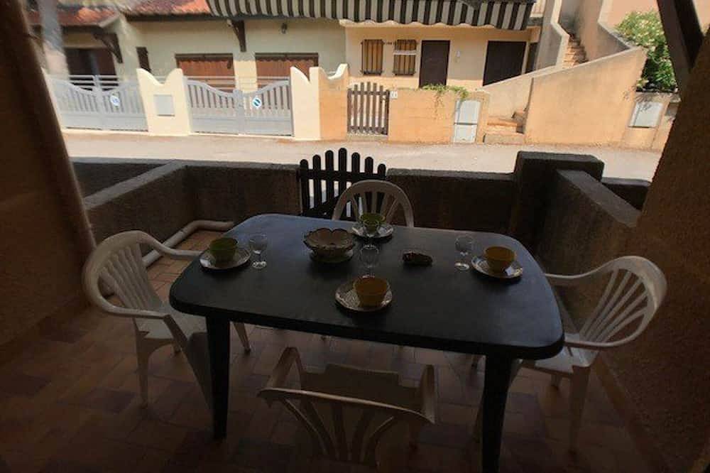 Villa T3 avec Terrasse près de la Plage, 5 Couchages, Calme, Parking, Proche Commerces in La Franqui, Leucate