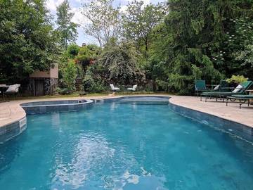 Cottage pour 12 personnes, avec jardin ainsi que jacuzzi et piscine dans Trou de Bozouls