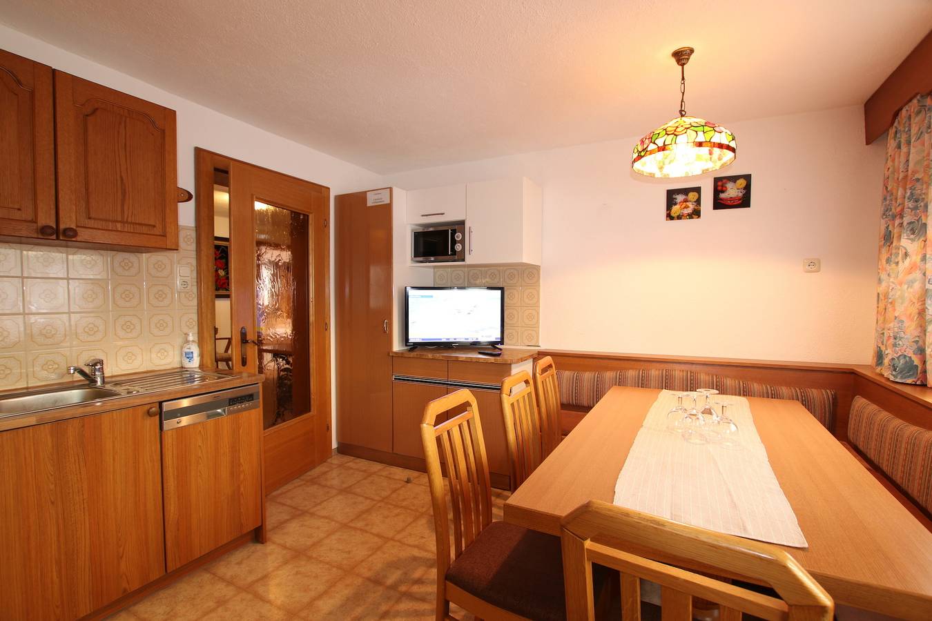 Ganze Ferienwohnung, Ferienwohnung im Zentrum von Kappl Nähe Ischgl by Fewo-Plan in Kappl, Verwall