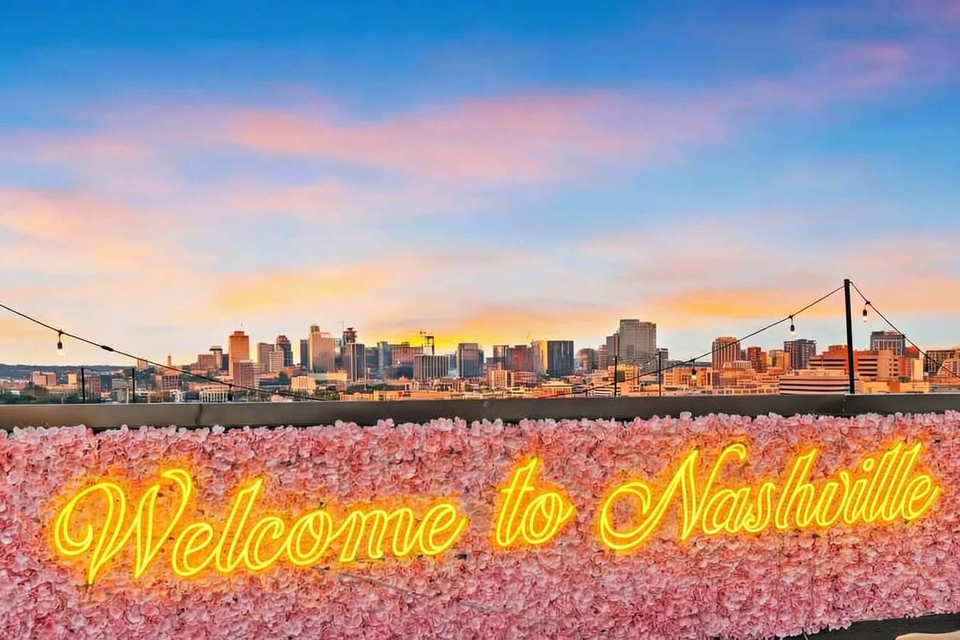 Dolly s Big House - 18 Beds Skydeck Views in Nashville, Tennessee