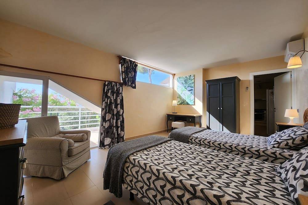 Ganze Wohnung, Formentor Stud, direkter Zugang zum Meer, Schwimmbad, Parkplatz, Panoramablick, Klimaanlage, Wi-Fi in Formentor, Pollença