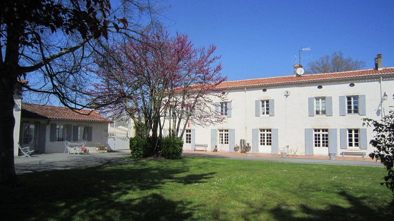 Le Clos de la Garenne - Tilleul & Belle Epoque in Puyravault, Région de Rochefort