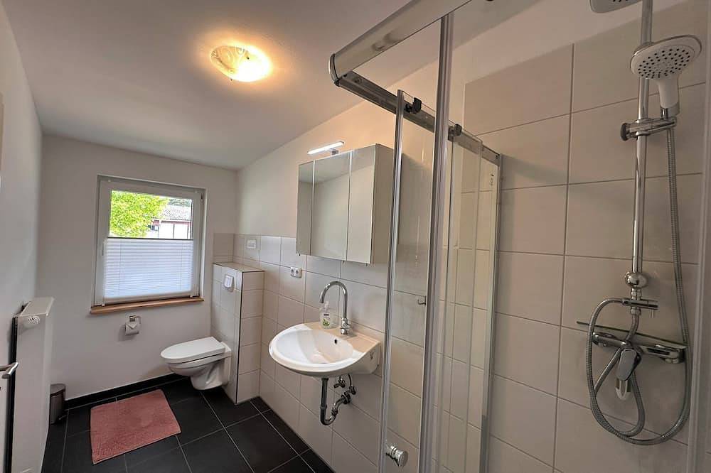 Ganze Wohnung, Ferienzimmer in Eickhof: Entspannen im idyllischen Warnow Gebiet in Warnow (bei Bützow), Naturpark Nossentiner/Schwinzer Heide