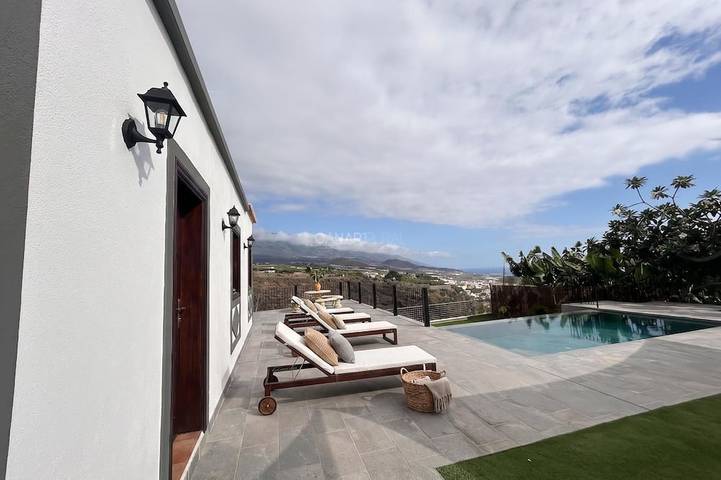 Casa rural para 3 personas, con jardín además de balcón y piscina - 1