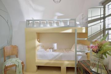 Villa for 6 People in Ormos Ammoudiou, Oia, Photo 1