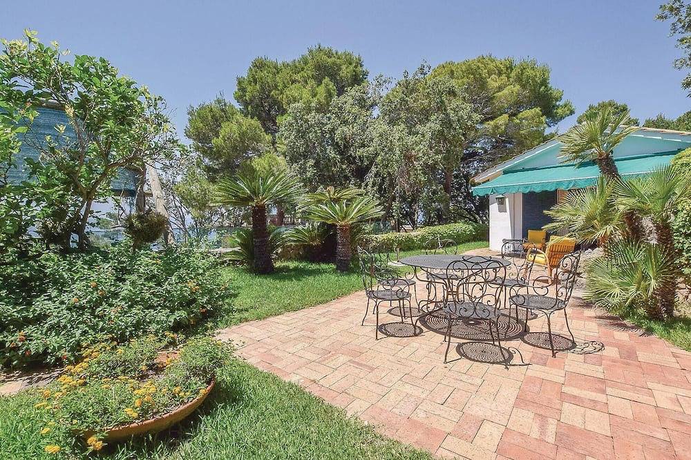 Cozy home in Forio with house sea view in Forio, Ischia