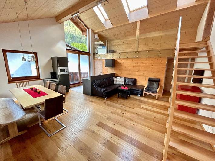 Vakantieappartement voor 8 personen, met balkon en uitzicht in Ried im Oberinntal