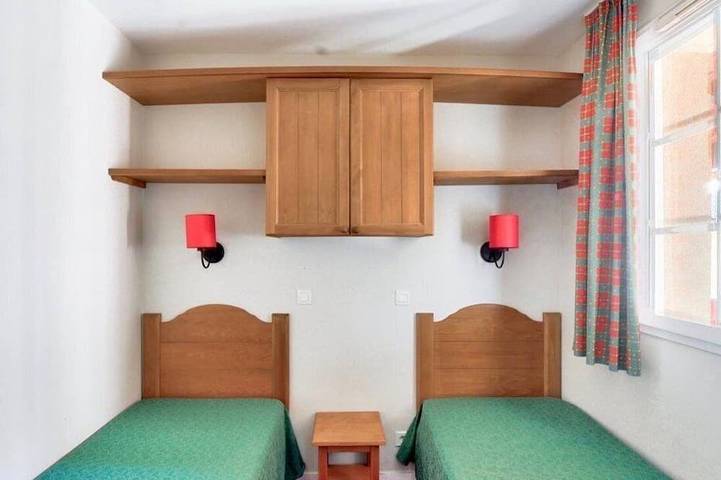 Entire apartment, Le Balcon Montdésir, 4pers, Piscine & Vue Lac in Monflanquin, Villeneuve-sur-Lot region