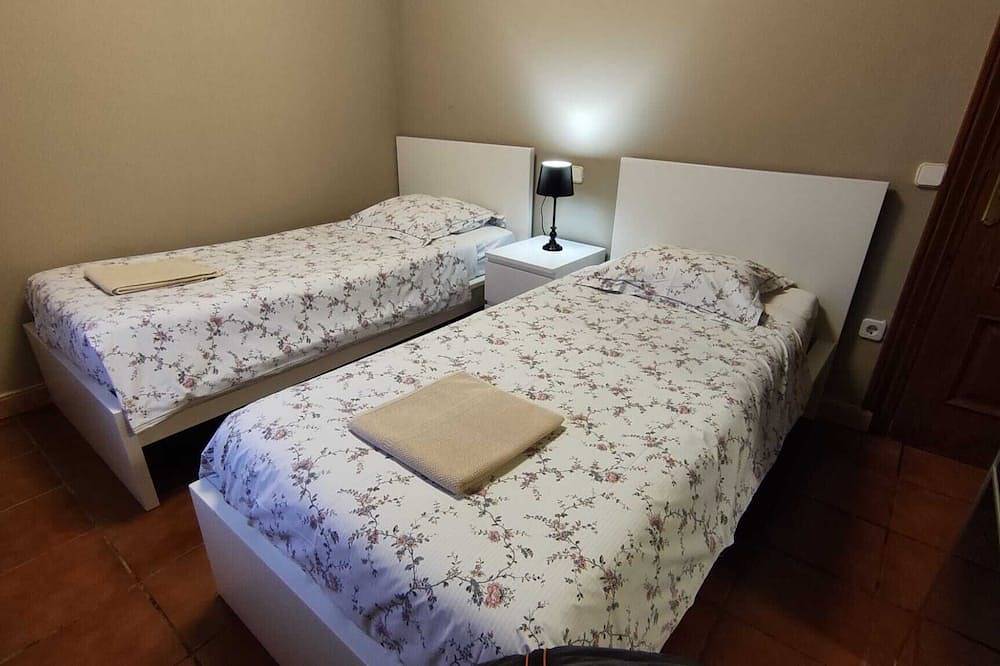 Country House 'Autxikoborda Bajo' with Mountain View, Private Garden and Wi-Fi in Baztan, Spanish Pyrenees