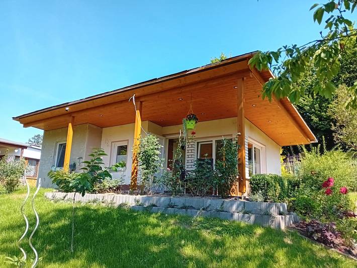 Bungalow für 4 Personen, mit Terrasse und Garten im Erzgebirge