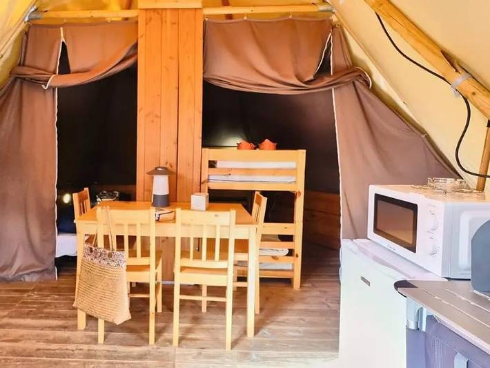 Tente pour 4 personnes, avec bassin pour enfant en Ardèche - 4