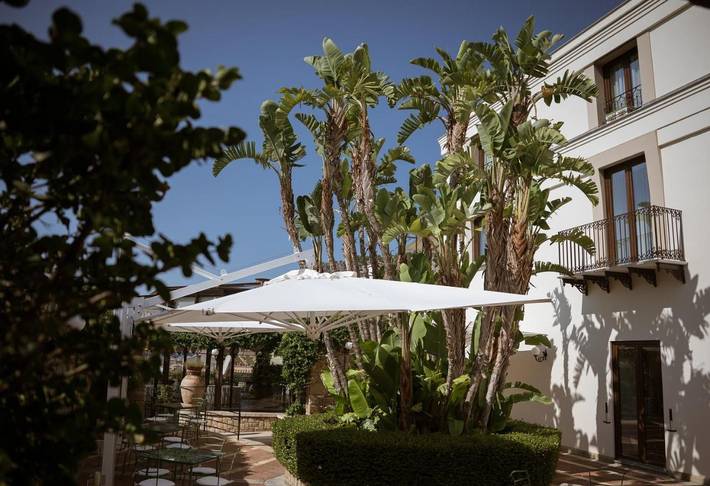 Hôtel pour 4 personnes, avec piscine ainsi que terrasse et vue à Cefalù