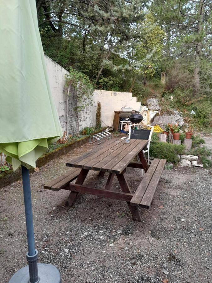 Gîte pour 7 personnes, avec Terrasse et Vue à Sahune