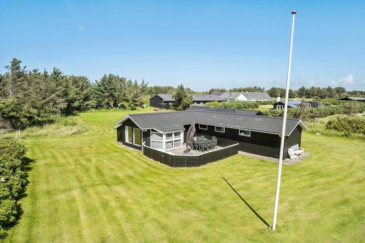Ferienhaus für 9 Personen, mit Terrasse und Garten in Grønhøj Strand