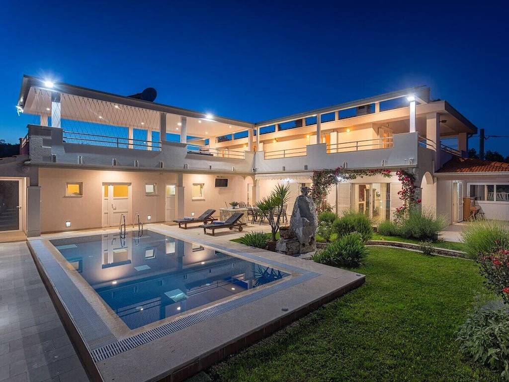 Villa Delic 8+2 Personen in Dalmatinisches Zagora