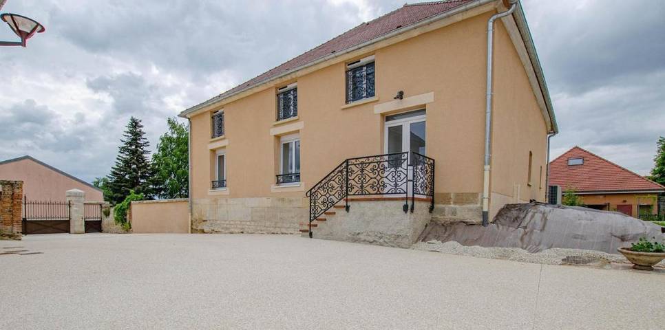 Location de vacances pour 6 personnes, avec terrasse et jardin dans Morvilliers