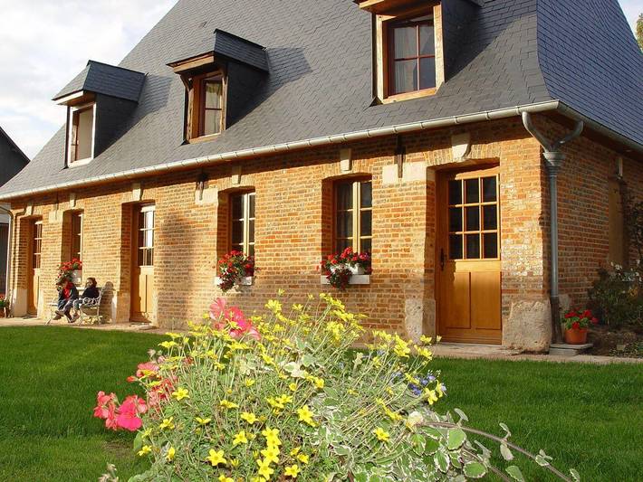 Gîte pour 10 personnes, avec jardin et terrasse, animaux acceptés à Marbeuf