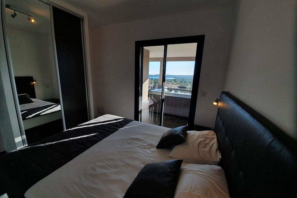 Haus 1, Schwimmbad 29 °, Whirlpool, Meerblick, Strand 800 m, Hammam Sauna, Fluss in Pinarellu, Zonza