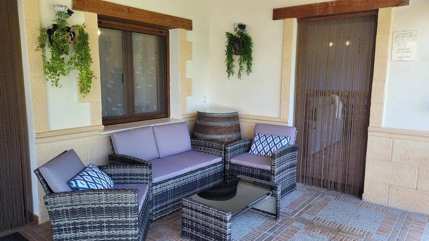 Location de vacances pour 10 personnes, avec jardin et vue sur le lac ainsi que piscine et vue dans Tolosa (Alcala del Jucar) - 4