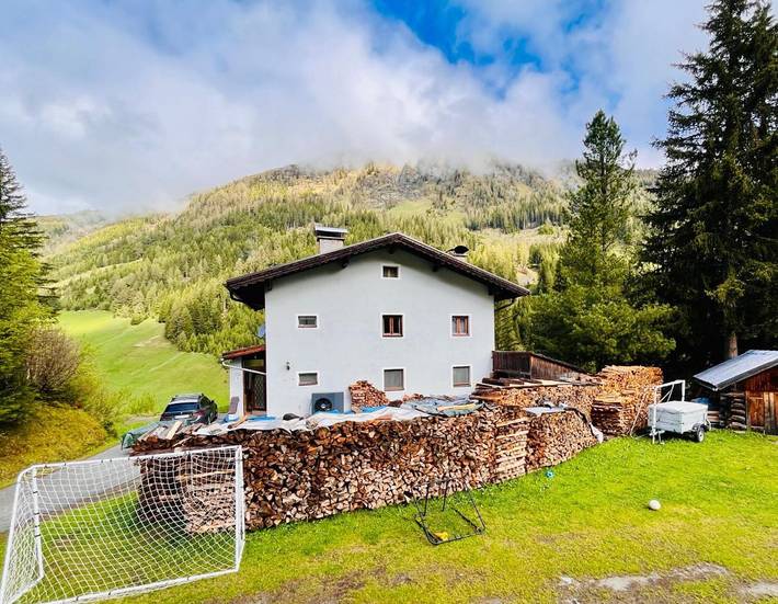 Ferienhaus für 8 Personen, mit Balkon und Terrasse sowie Garten und Sauna in Schmirn