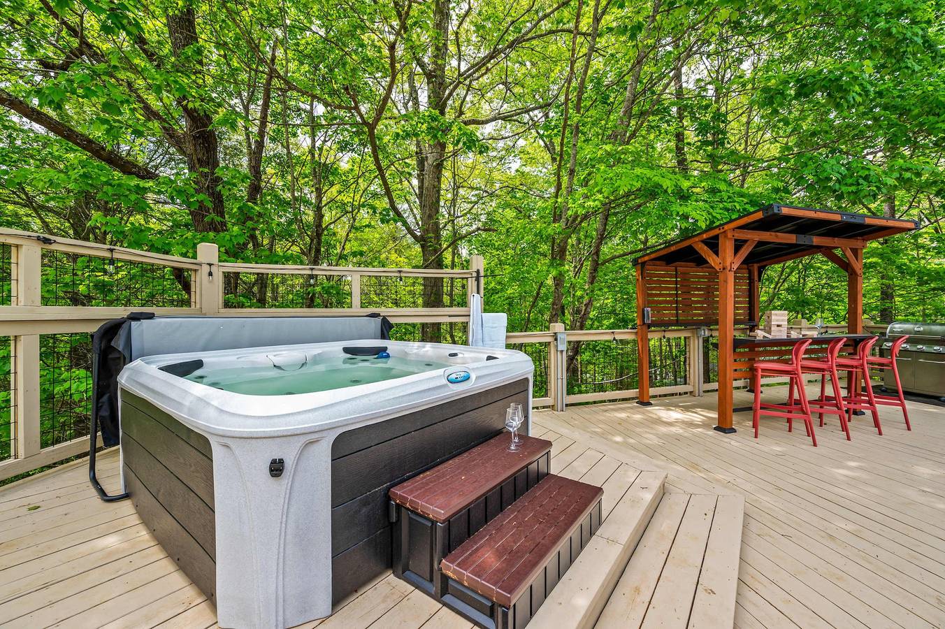 Wellsprings Retreat   Smoky Mtn Views   Sleeps 12 in Gatlinburg, Condado de Sevier