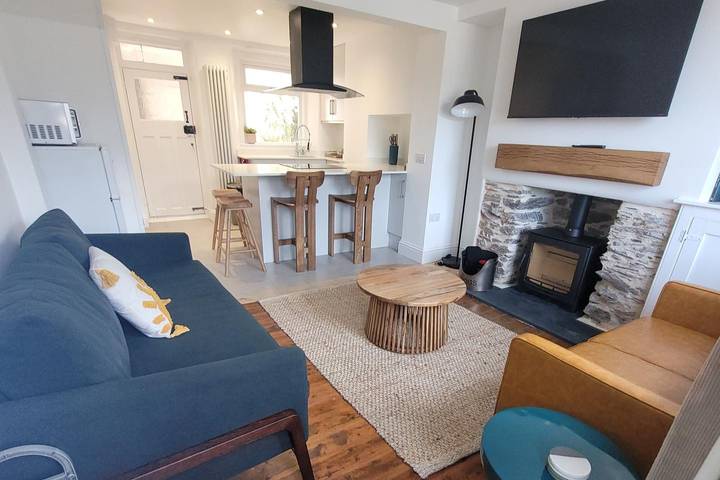 Looe Cottage - Seaside views, log fire, sleeps 4 in Looe, Cornouailles