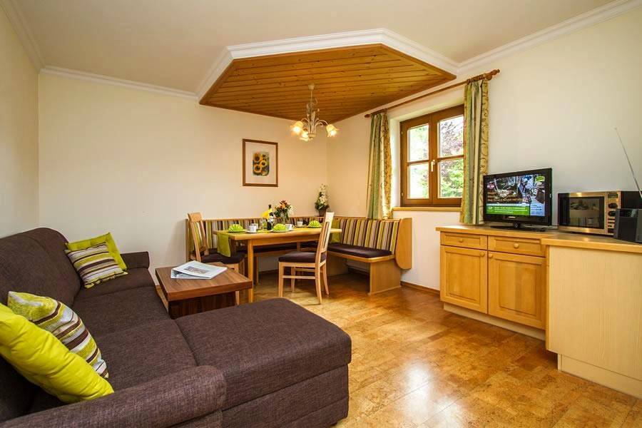 Ganze Ferienwohnung, Apartment/2 Schlafräume/Du od. Bad, Wc in Loferer und Leoganger Steinberge, Leogang