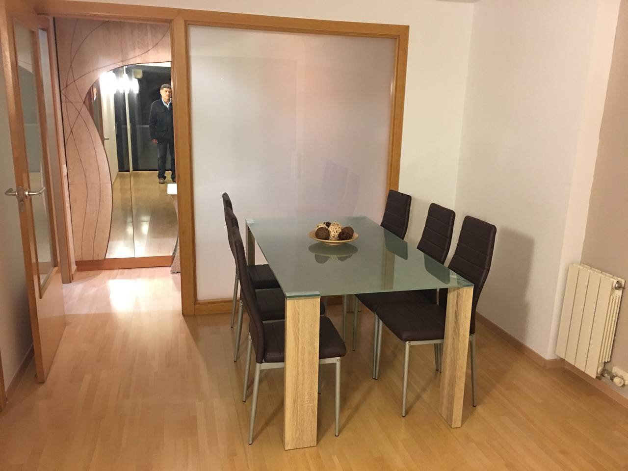 Apartamento entero, Apartamento espacioso en Terrassa con piscina compartida, 85 m² in Tarrasa, Interior de Barcelona