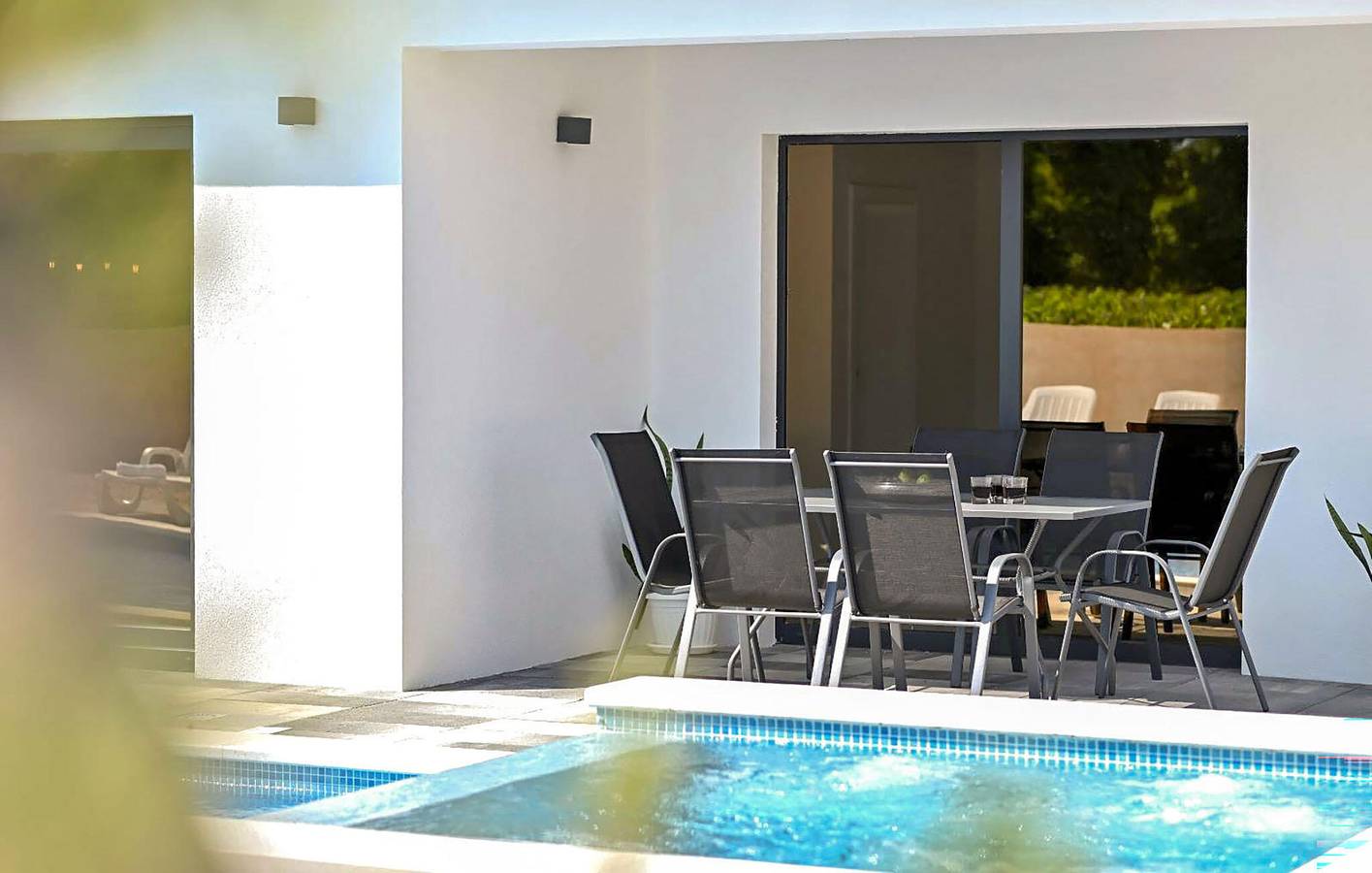 Spacieux appartement de deux chambres avec piscine et terrasse, à proximité des attractions fluviales in Imotski, Makarska riviera