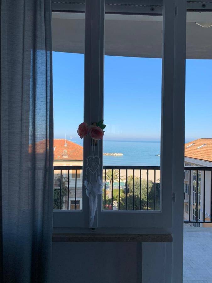 Ferienwohnung für 6 Personen, mit Balkon und Terrasse sowie Ausblick in San Benedetto del Tronto - 4