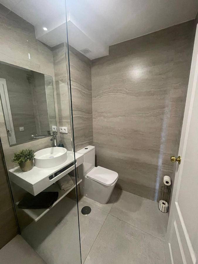 Apartamento de vacaciones para 4 personas, con terraza además de piscina y jardín - 1