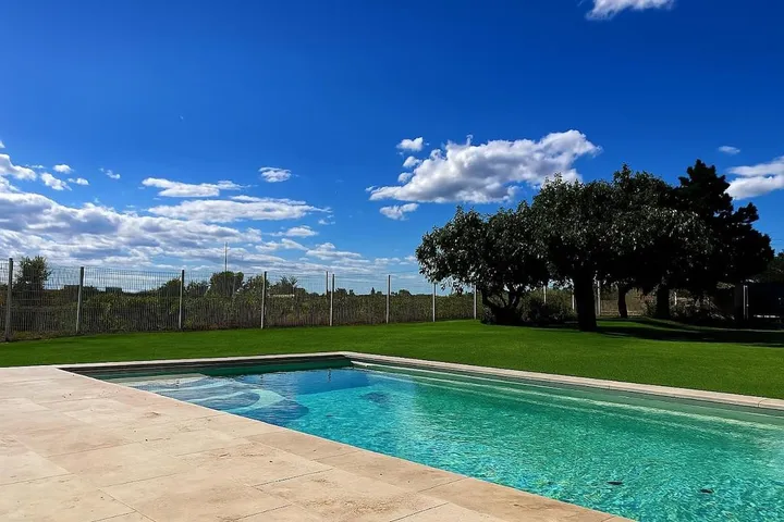 Casa de vacaciones para 6 personas, con piscina y vistas además de terraza y jardín - 1