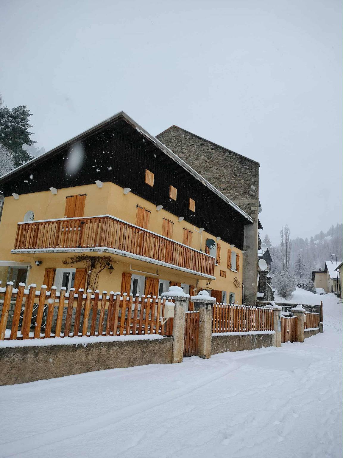 Cottage 'Gite Notre Désir' mit Bergblick, privater Terrasse und Wlan in Abriès-Ristolas, Queyras