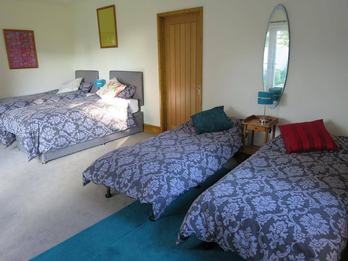 Family Room with Private Bathroom in Somerset