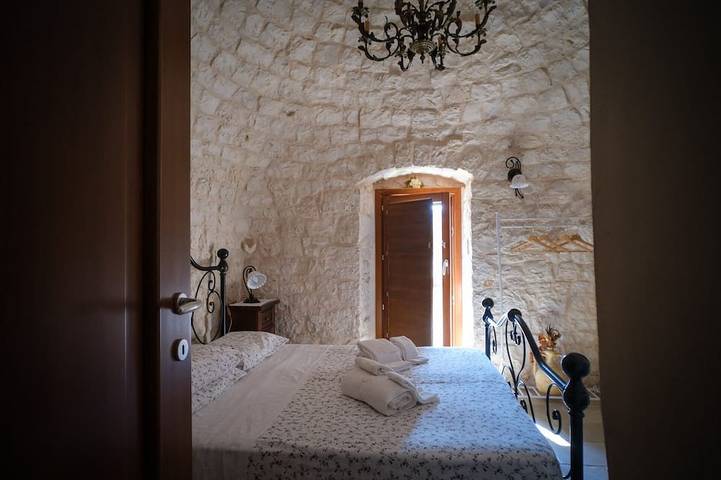 Trullo En Villa Con Piscina, Jardin Con Olivos, Wi-Fi, Barbacoa in Castellana Grotte, Region de Bari