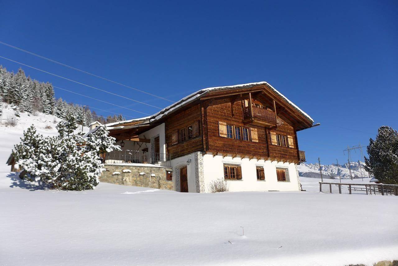 Chalet 'Casa Muraun' with mountain view in Disentis, Surselva